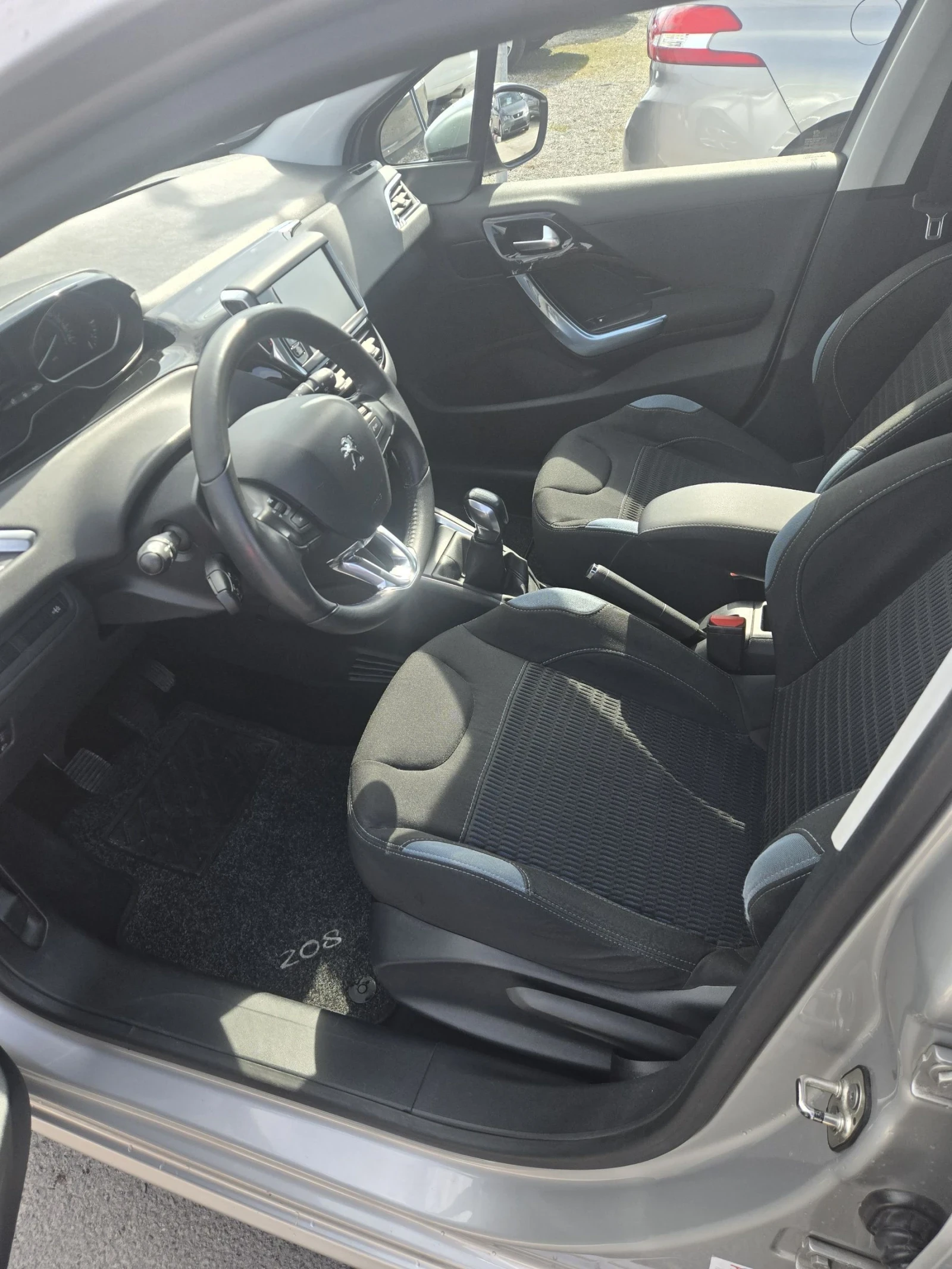 Peugeot 208 1.2 | Mobile.bg � ����������� 9