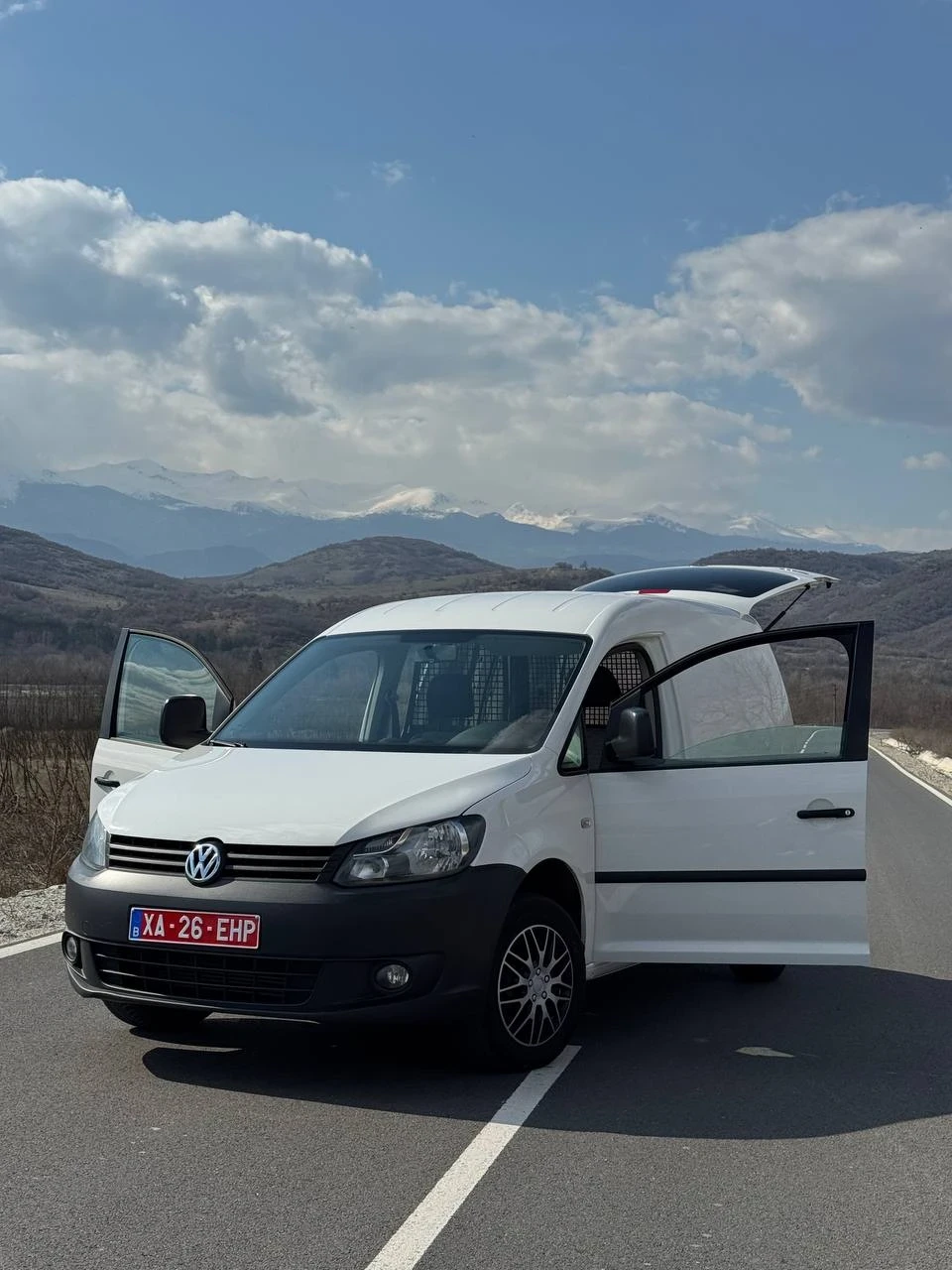 VW Caddy 1.6 TDi, снимка 4 - Автомобили и джипове - 53878348