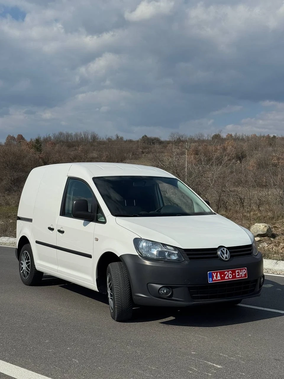 VW Caddy 1.6 TDi, снимка 2 - Автомобили и джипове - 53878348