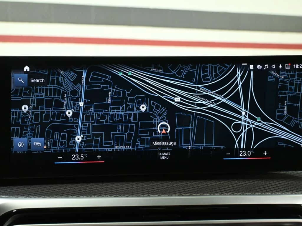 BMW 330 * 330i xDrive ///M Shadow Line No Accident Red Int, снимка 15 - Автомобили и джипове - 53904274
