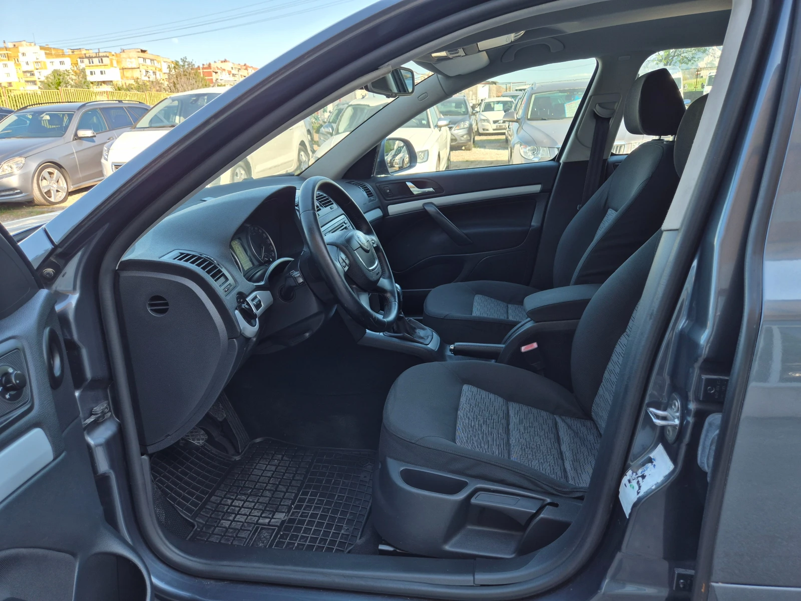 Skoda Octavia 2.0TDI 140к.с. ITALY, снимка 14 - Автомобили и джипове - 54347245