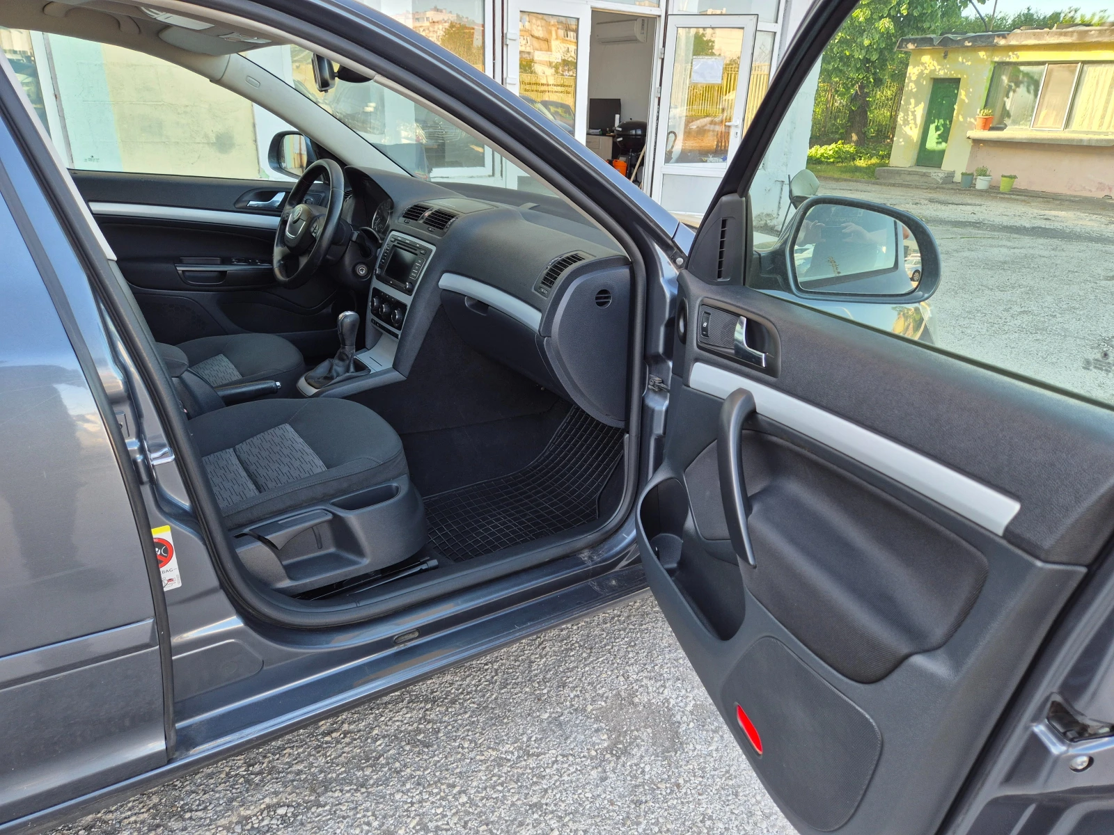 Skoda Octavia 2.0TDI 140к.с. ITALY, снимка 9 - Автомобили и джипове - 54347245