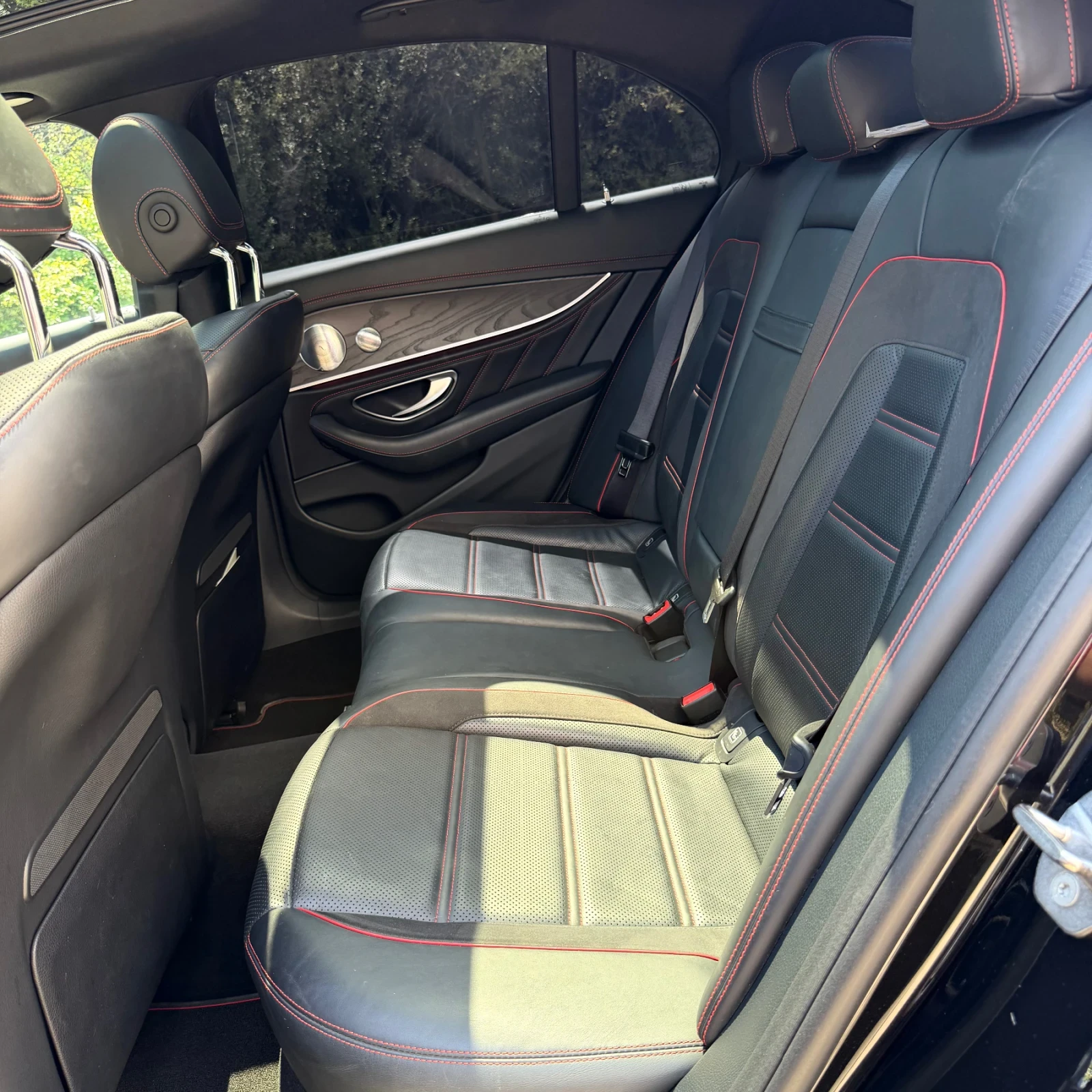 Mercedes-Benz E 43 AMG 4Matic, снимка 8 - Автомобили и джипове - 54441836