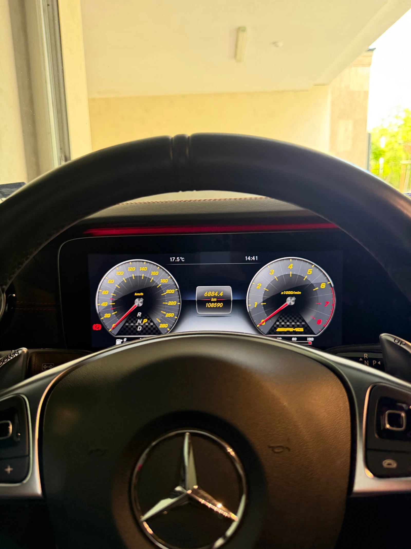Mercedes-Benz E 43 AMG 4Matic, снимка 13 - Автомобили и джипове - 54441836