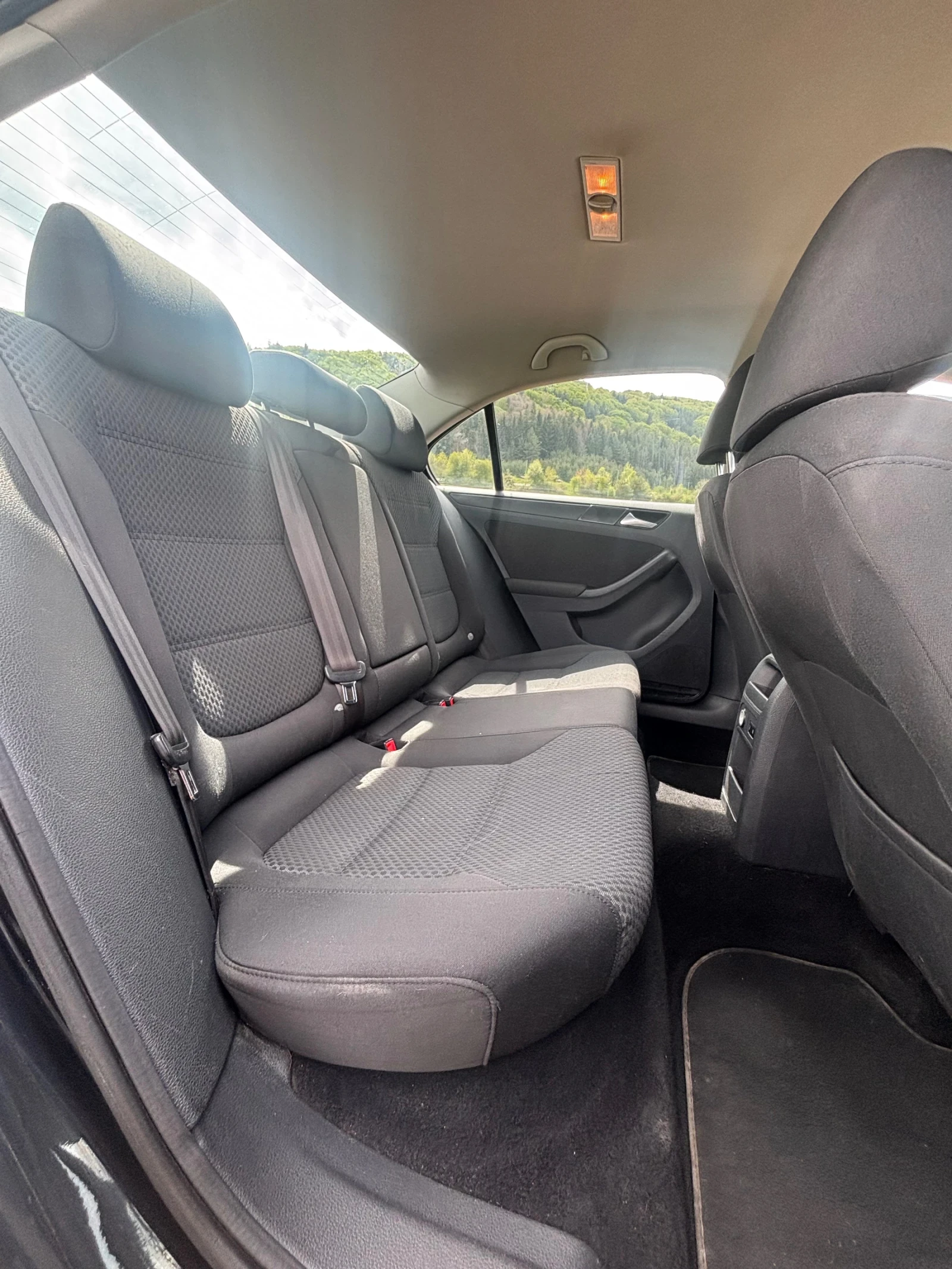 VW Jetta 2.0 115hp, снимка 12 - Автомобили и джипове - 54495526