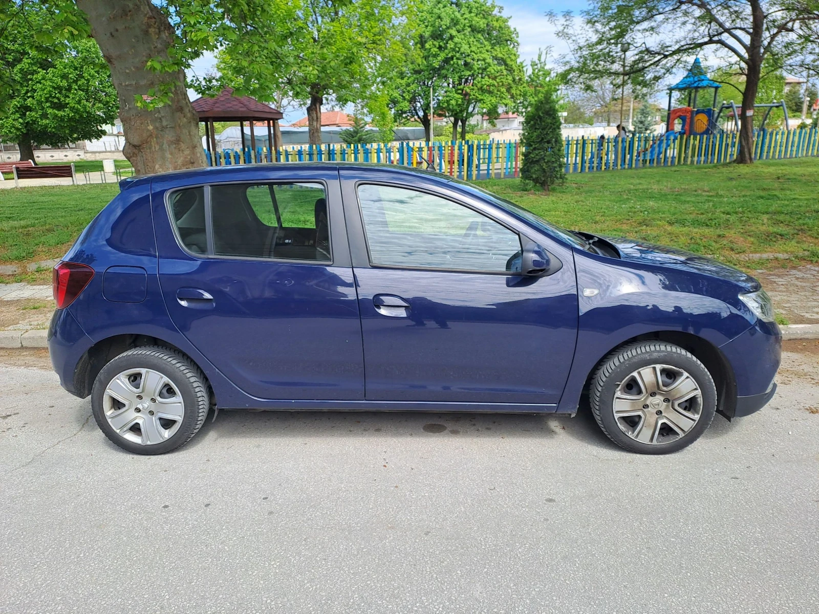 Dacia Sandero 12/2019 евро 6, снимка 6 - Автомобили и джипове - 54516739