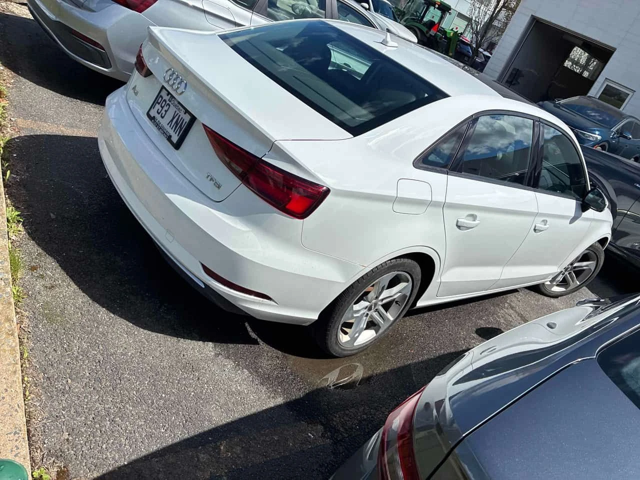 Audi A3 2.0T Komfort/ПАНОРАМА/ПОДГРЕВИ, снимка 4 - Автомобили и джипове - 54601033