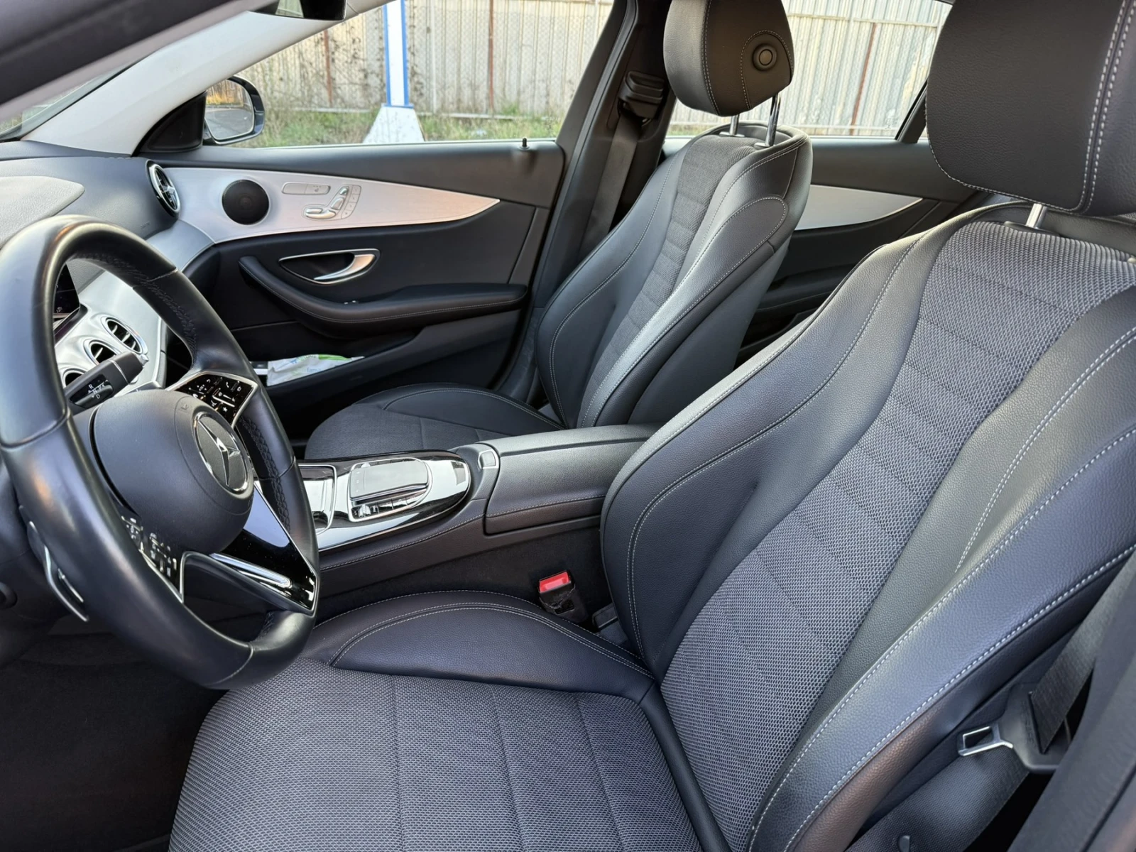 Mercedes-Benz E 220 AVANGARD ГАРАНЦИЯ 18 МЕСЕЦА КЪМ МЕРЦЕДЕС, снимка 10 - Автомобили и джипове - 54812082