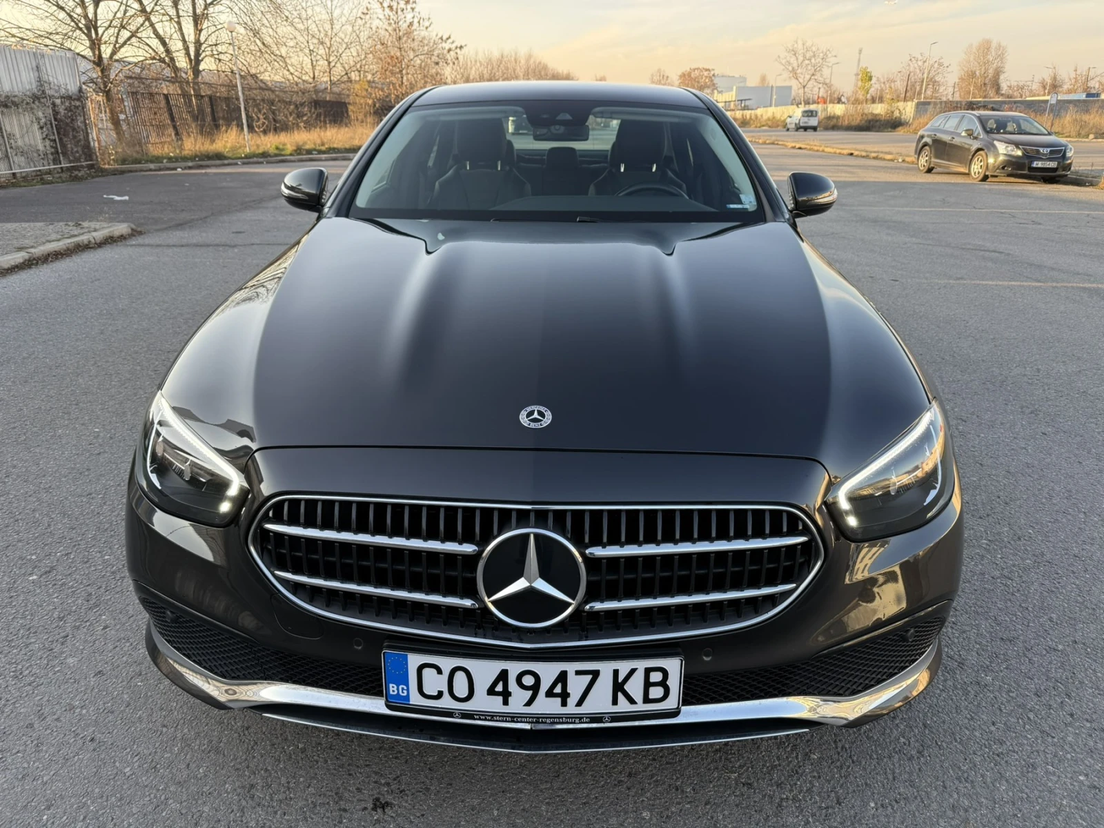 Mercedes-Benz E 220 AVANGARD ГАРАНЦИЯ 18 МЕСЕЦА КЪМ МЕРЦЕДЕС, снимка 2 - Автомобили и джипове - 54812082