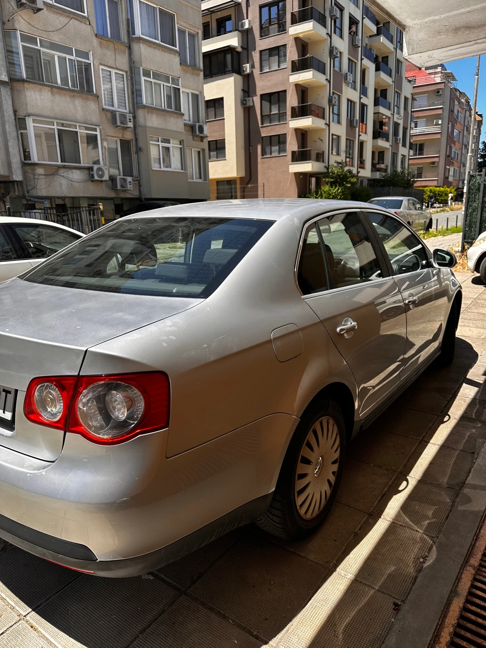 VW Jetta 1.9 TDI, снимка 7 - Автомобили и джипове - 54858584