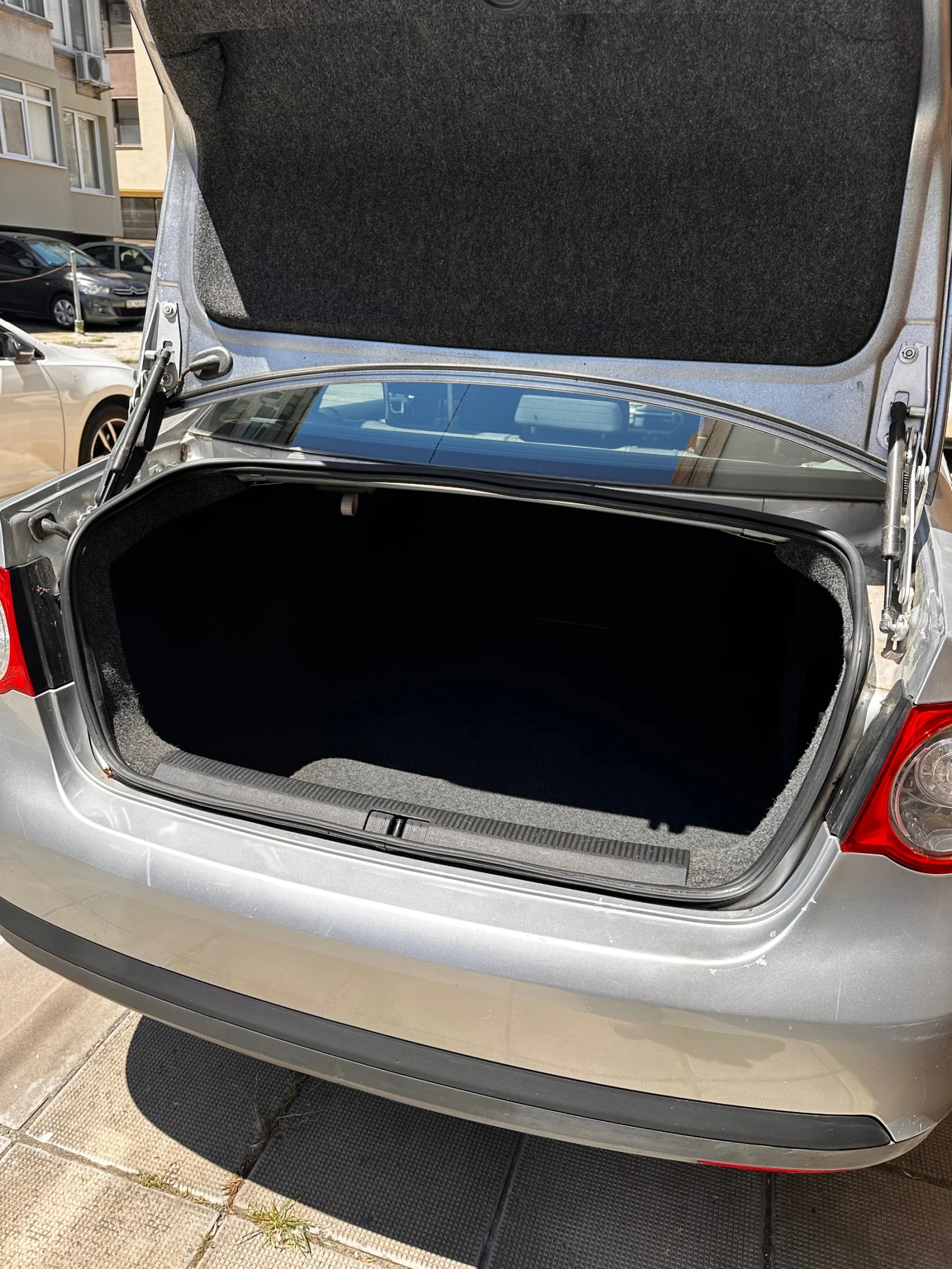 VW Jetta 1.9 TDI, снимка 11 - Автомобили и джипове - 54858584