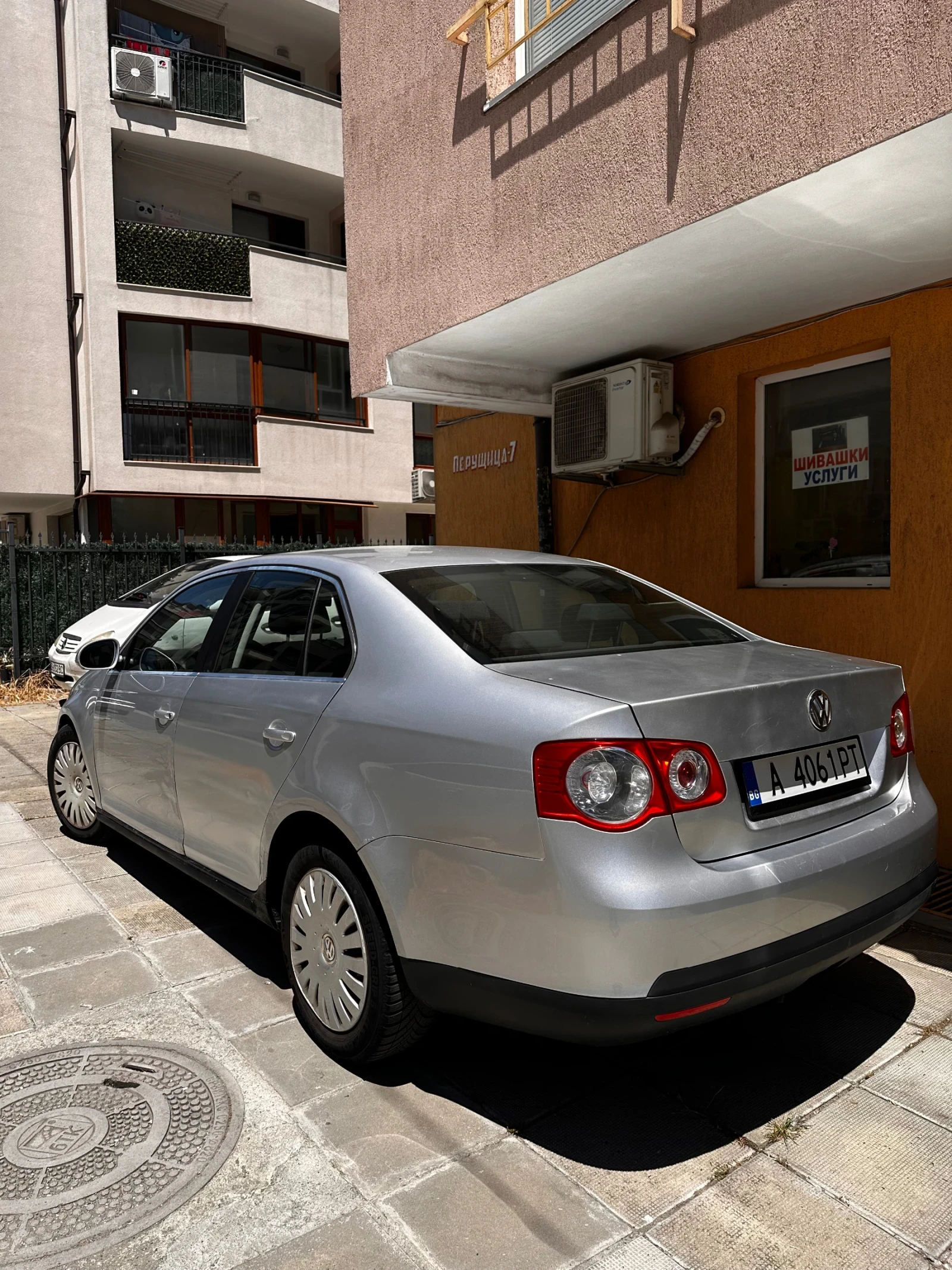 VW Jetta 1.9 TDI, снимка 5 - Автомобили и джипове - 54858584