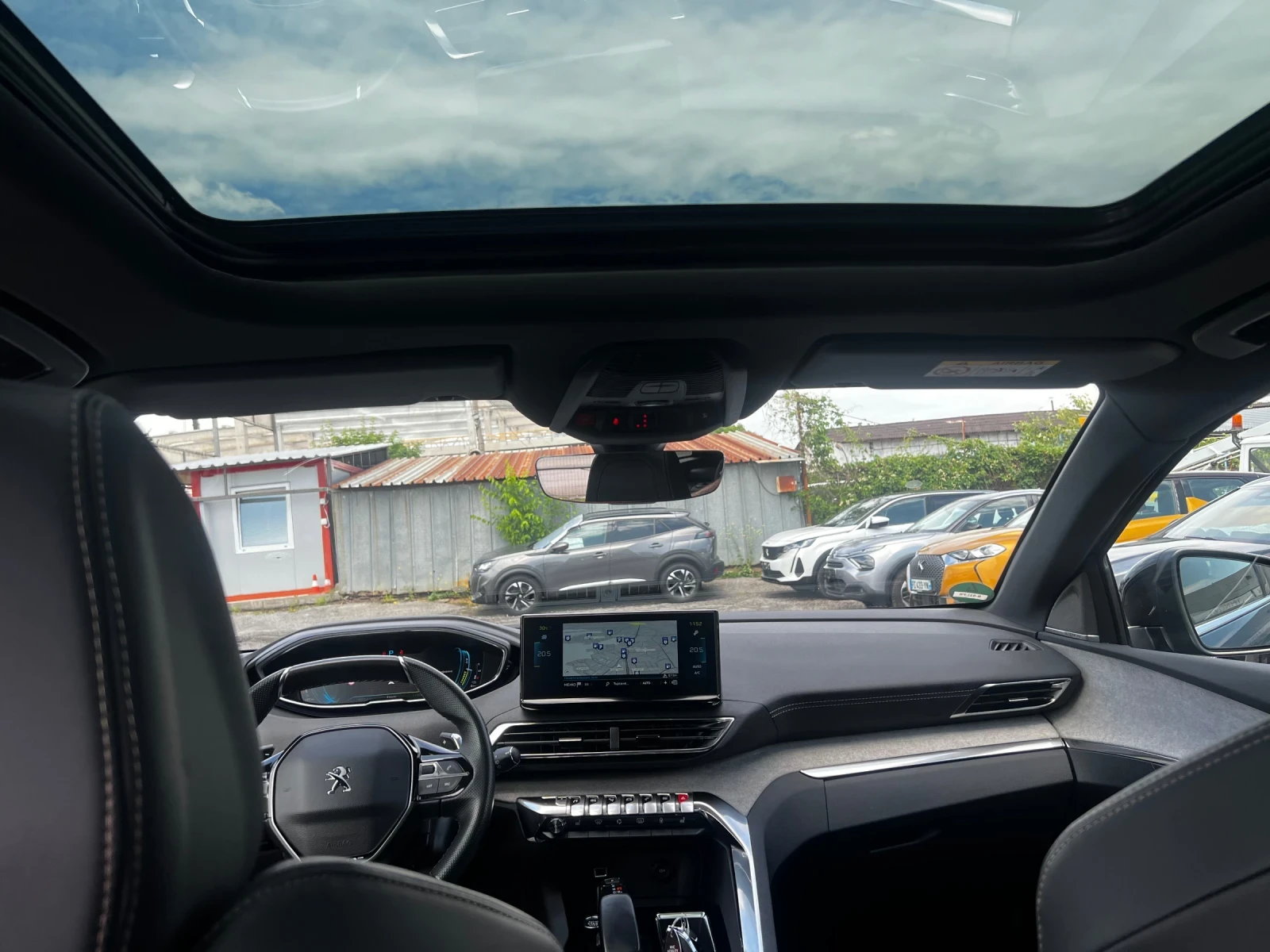Peugeot 3008 GT PLUGINHIBRYD 225 ps full PANORAMA, снимка 11 - Автомобили и джипове - 55133247