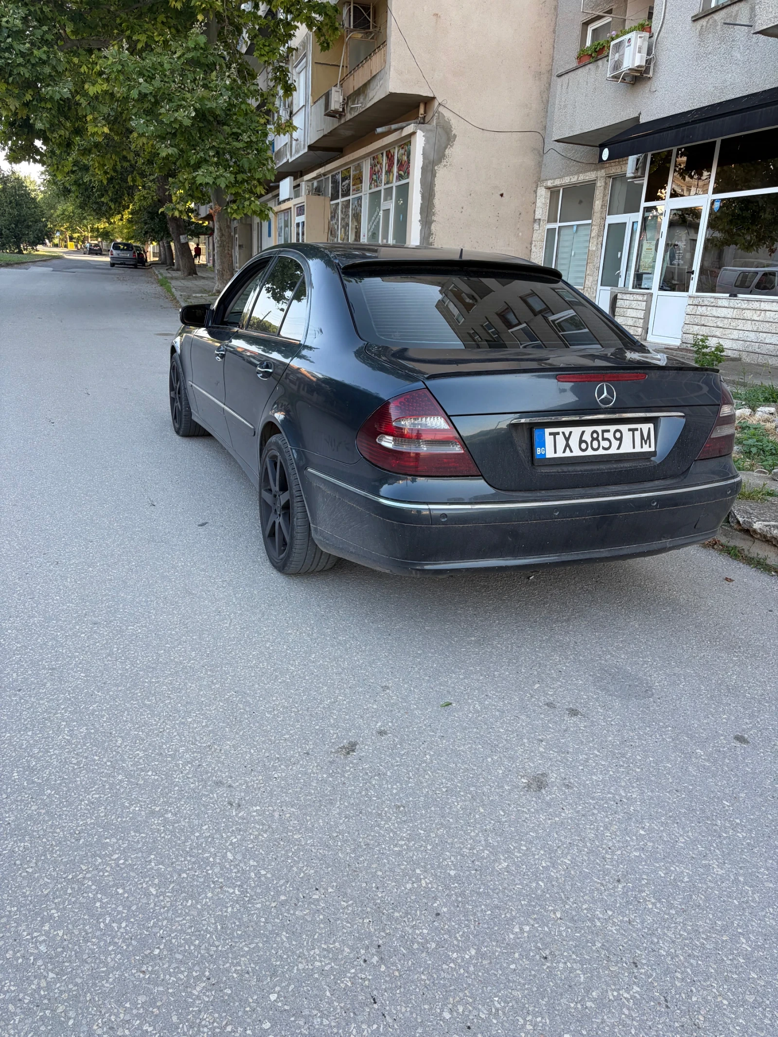 Mercedes-Benz E 320, снимка 4 - Автомобили и джипове - 55289554