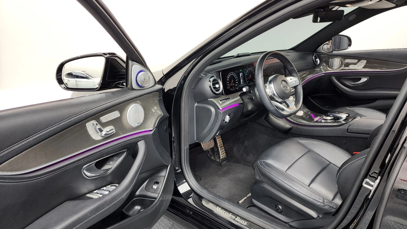 Mercedes-Benz E 350 4MATIC AMG Line, снимка 9 - Автомобили и джипове - 55635538