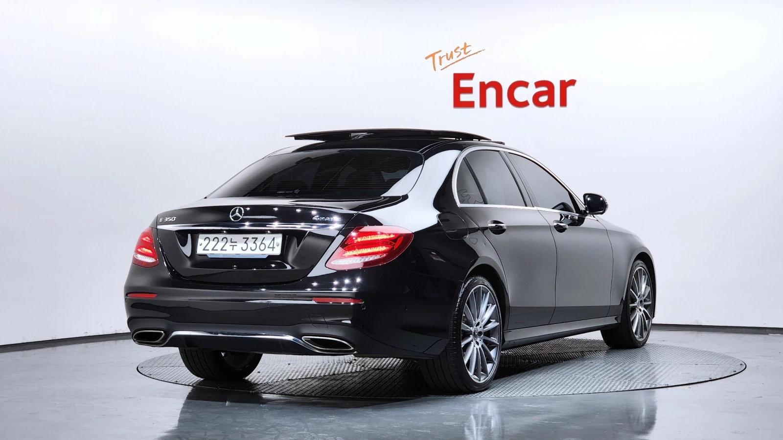Mercedes-Benz E 350 4MATIC AMG Line, снимка 2 - Автомобили и джипове - 55635538