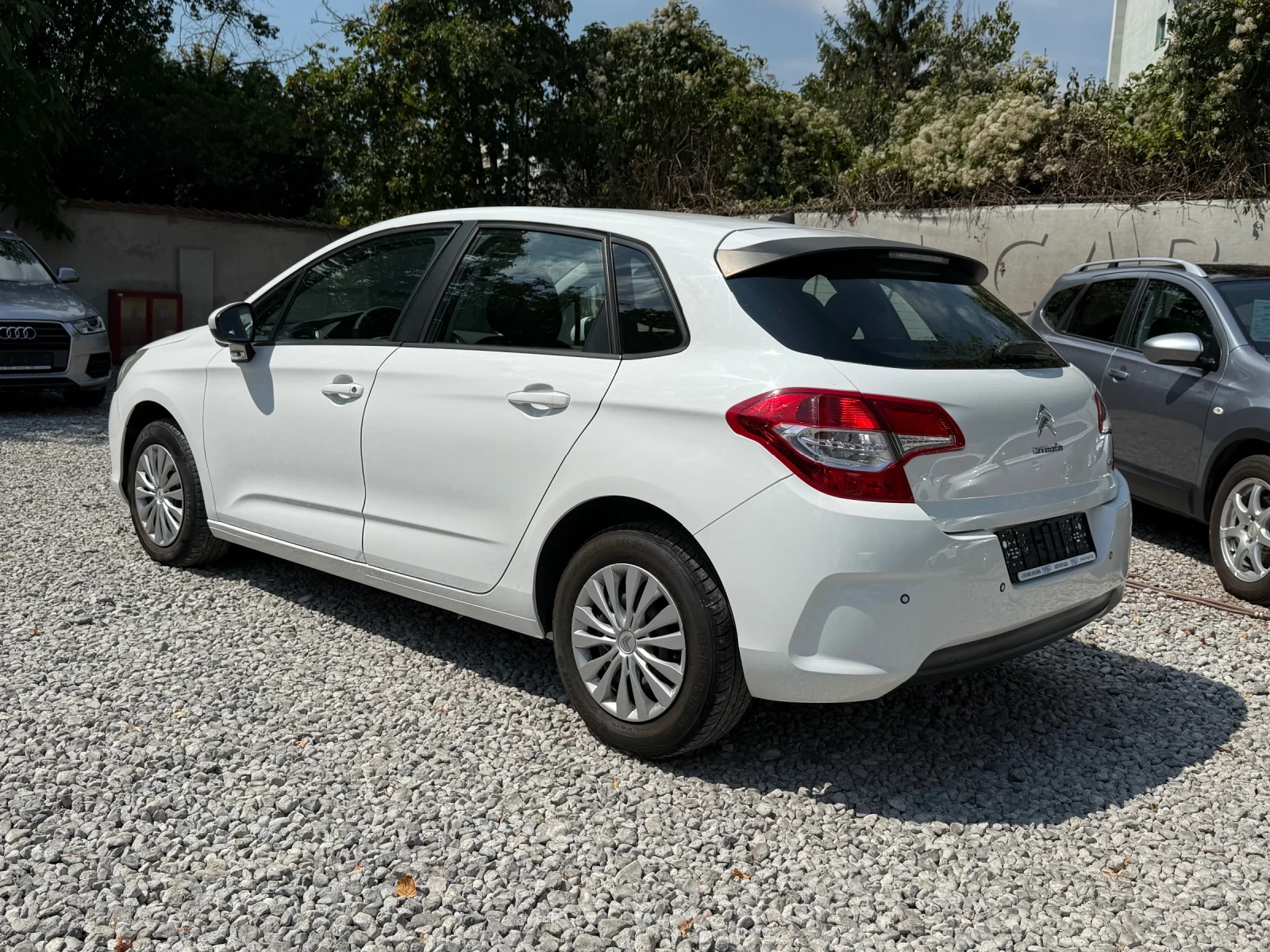 Citroen C4 1.2i EURO6b - ОТЛИЧНО СЪСТОЯНИЕ!, снимка 6 - Автомобили и джипове - 55776511
