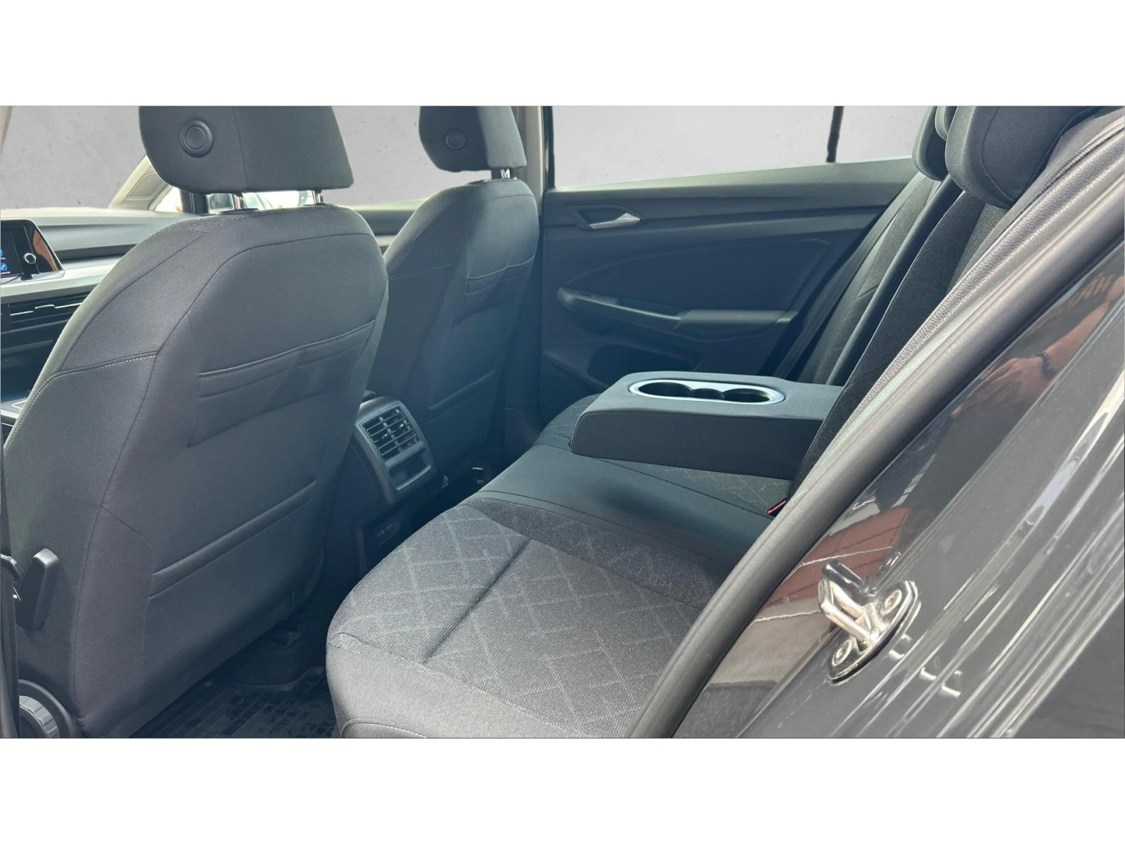 VW Golf 1.5 e-TSi A/T, Месечна вноска от 299  , снимка 12 - Автомобили и джипове - 55981062