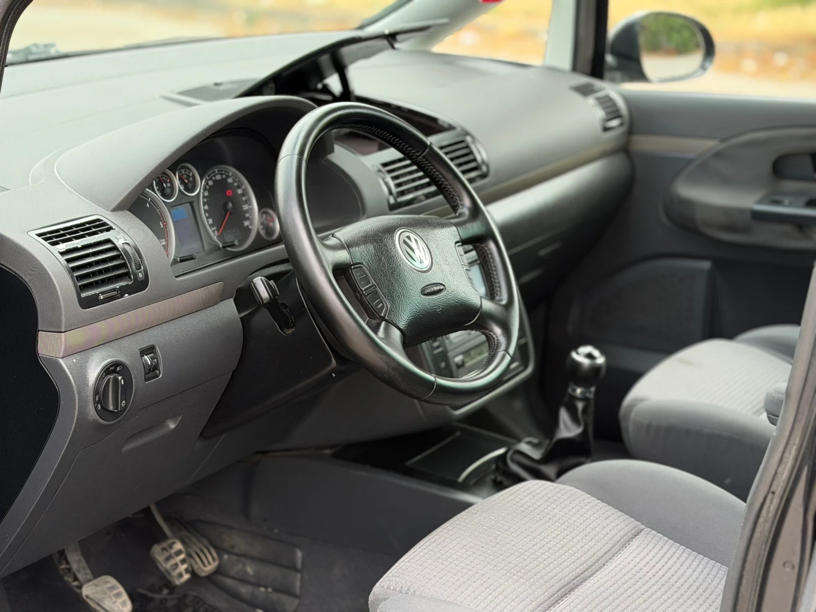 VW Sharan 1.9* TDI* , снимка 9 - Автомобили и джипове - 56198440