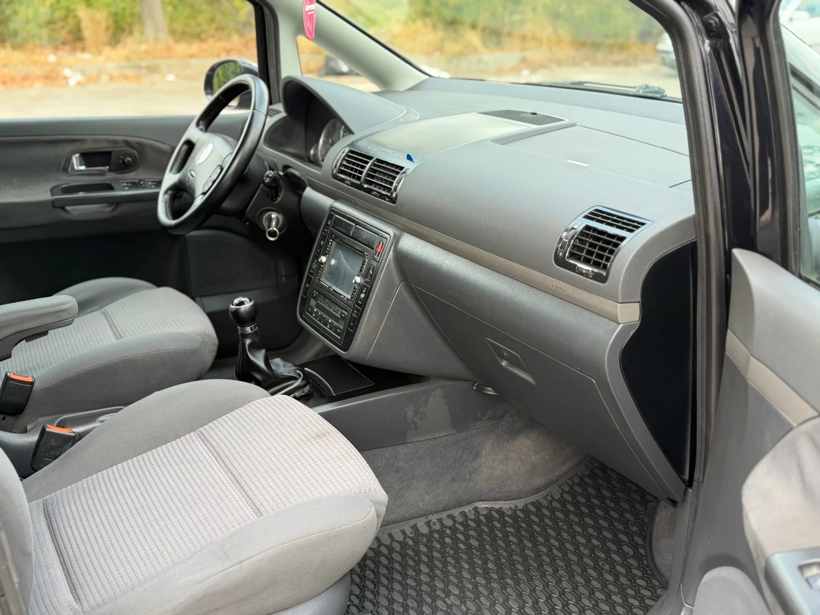 VW Sharan 1.9* TDI* , снимка 10 - Автомобили и джипове - 56198440