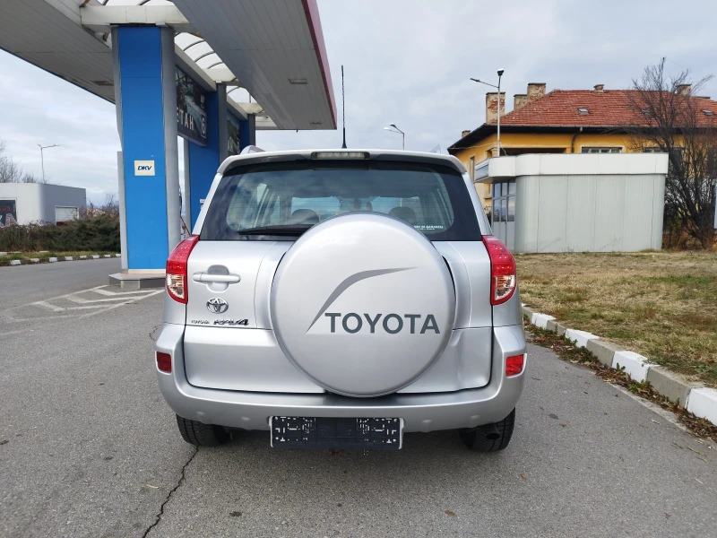 Toyota Rav4 2.2   D-4D     136k.s, снимка 4 - Автомобили и джипове - 48213468