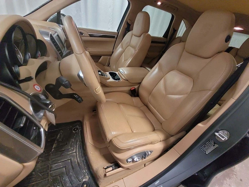 Porsche Cayenne BOSE* ПОДГРЕВ* ПАНО* КРАЙНА ЦЕНА, снимка 5 - Автомобили и джипове - 48913155