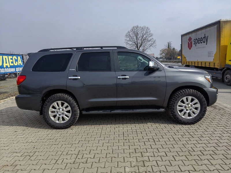 Toyota Sequoia 5.7i Platinum, снимка 3 - Автомобили и джипове - 49410443