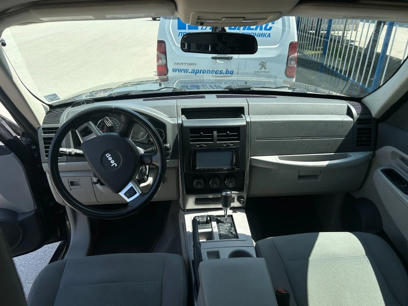 Jeep Cherokee 3.7i, снимка 9 - Автомобили и джипове - 51425024