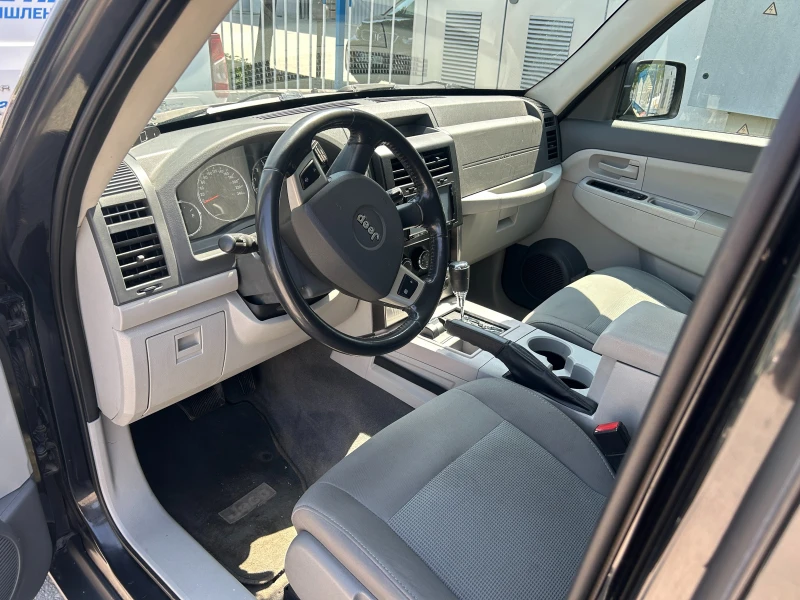 Jeep Cherokee 3.7i, снимка 8 - Автомобили и джипове - 51425024