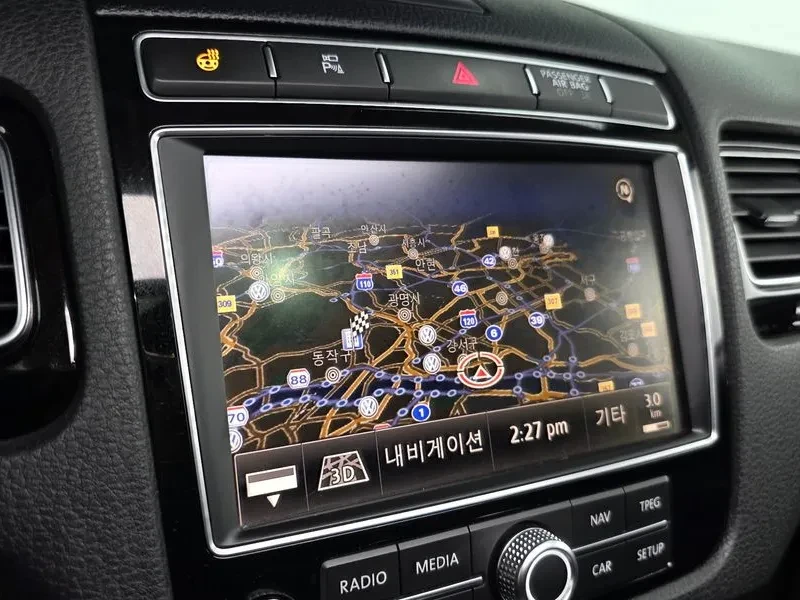 VW Touareg  V6 3.0 Tdi Bluemotion 7P5, снимка 14 - Автомобили и джипове - 55101592