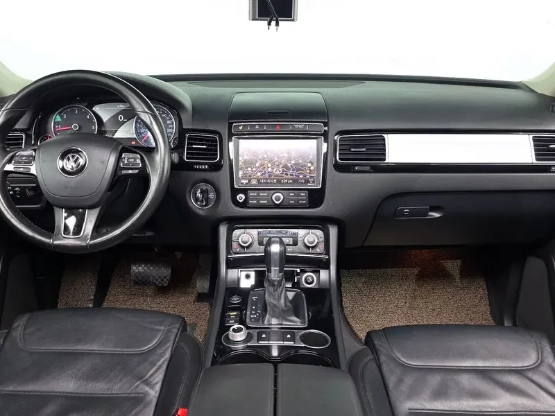 VW Touareg  V6 3.0 Tdi Bluemotion 7P5, снимка 7 - Автомобили и джипове - 55101592