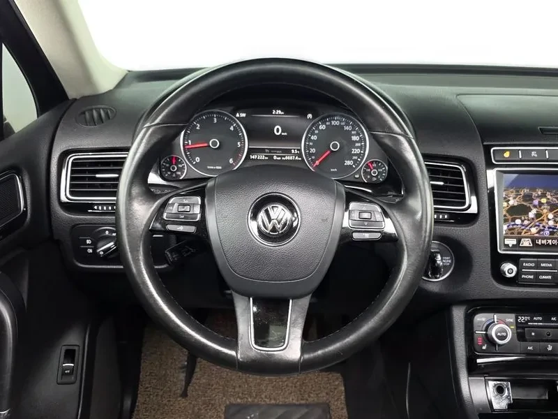 VW Touareg  V6 3.0 Tdi Bluemotion 7P5, снимка 13 - Автомобили и джипове - 55101592
