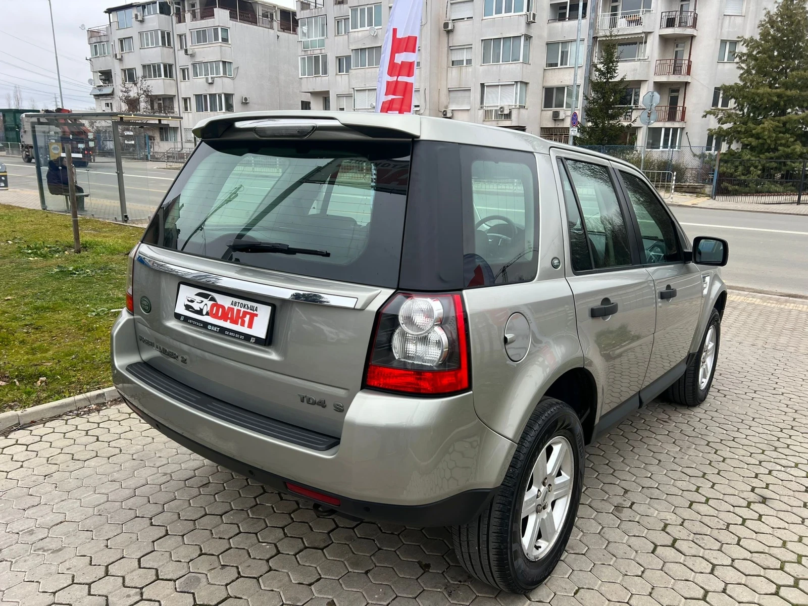 Land Rover Freelander 2.2TD4/4х4/РЕАЛНИ КМ ! ! !  - изображение 4