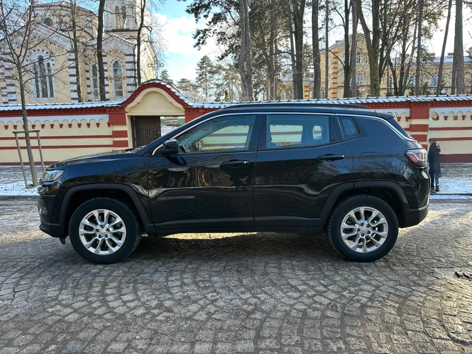 Jeep Compass 4xe Plug-In Hybrid Longitude  - изображение 2