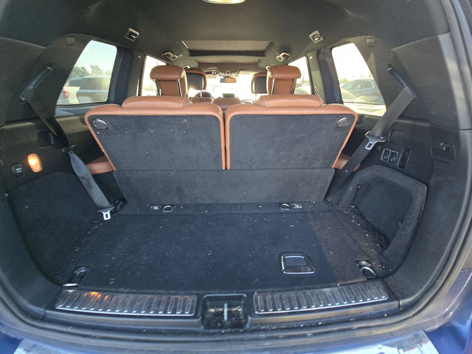 Mercedes-Benz GLS 500 AMG* PACK* ДИСТРОНИК* ПОДГРЕВ* ОБДУХВАНЕ* HARMON* , снимка 15 - Автомобили и джипове - 53797863