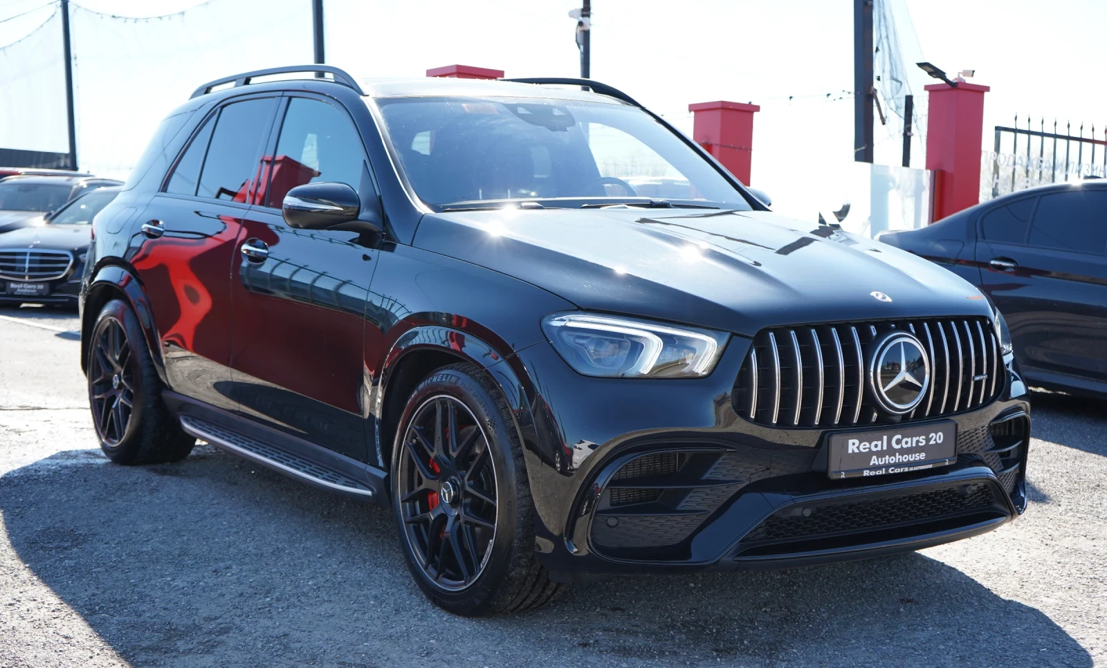 Mercedes-Benz GLE 63 S AMG 4M+ * CARBON* HEAD UP* DISTR* PANO* 360 CAM, снимка 3 - Автомобили и джипове - 54204413