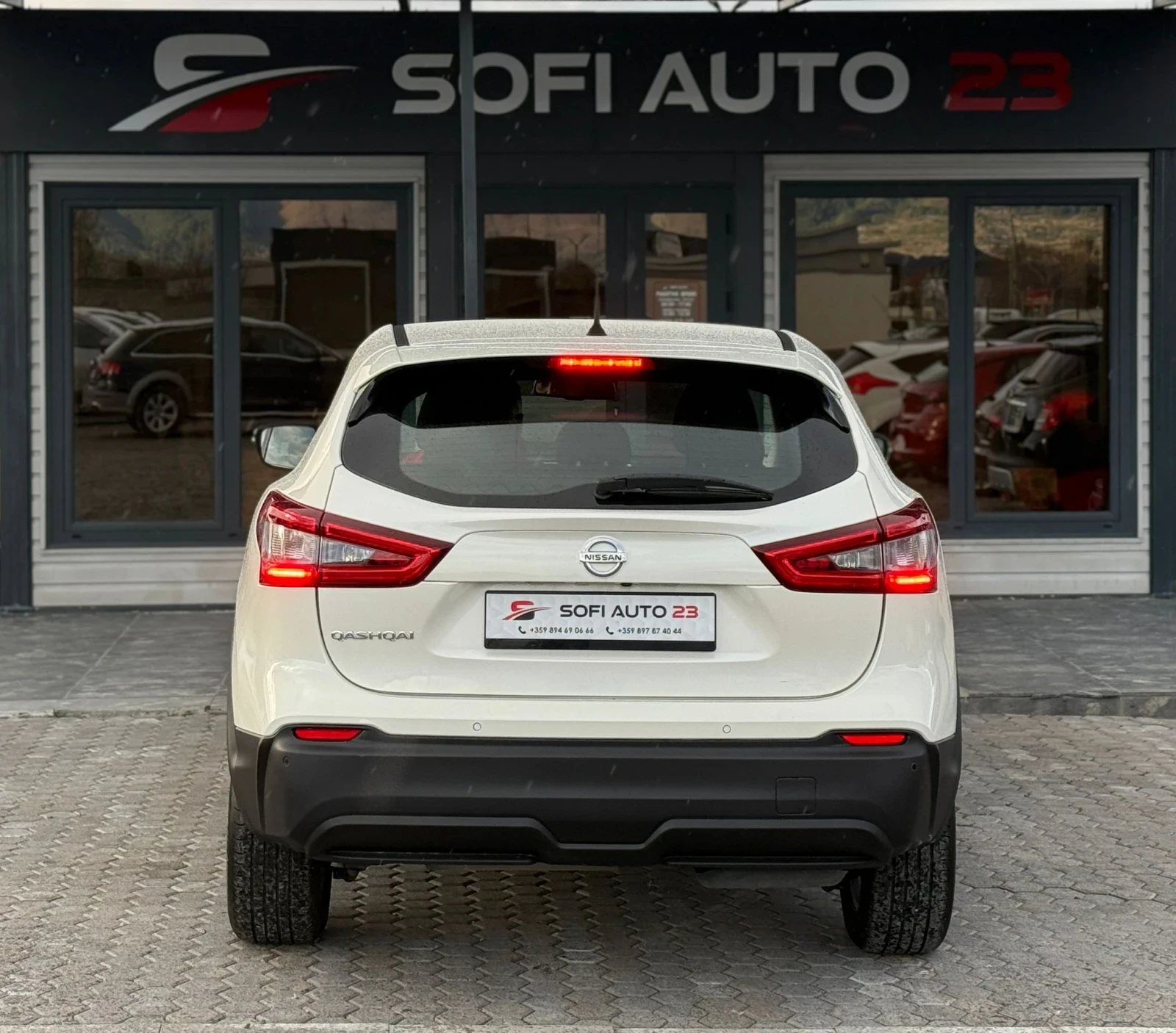 Nissan Qashqai 1.5dCI FULL, снимка 6 - Автомобили и джипове - 54242371