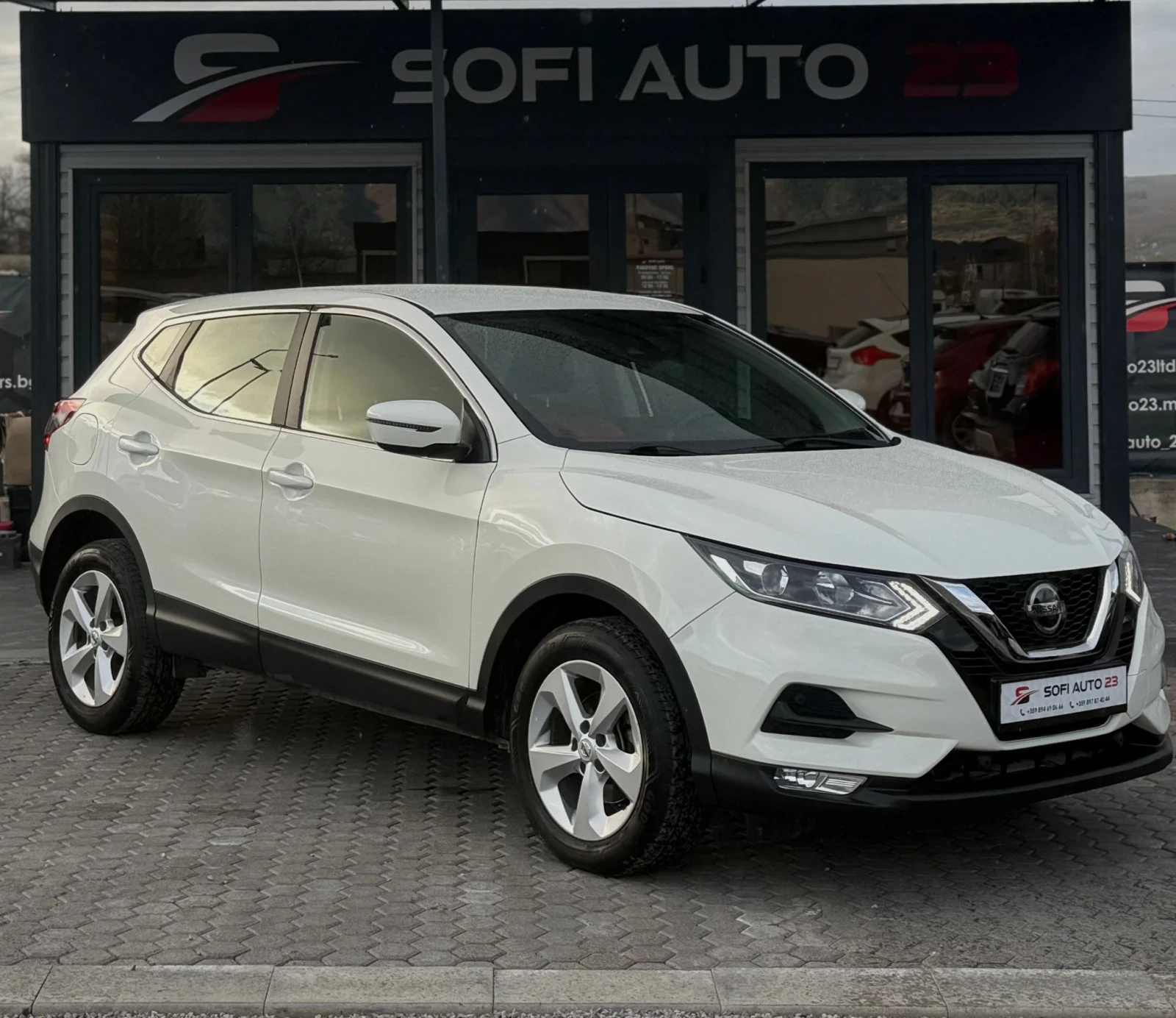 Nissan Qashqai 1.5dCI FULL, снимка 3 - Автомобили и джипове - 54242371