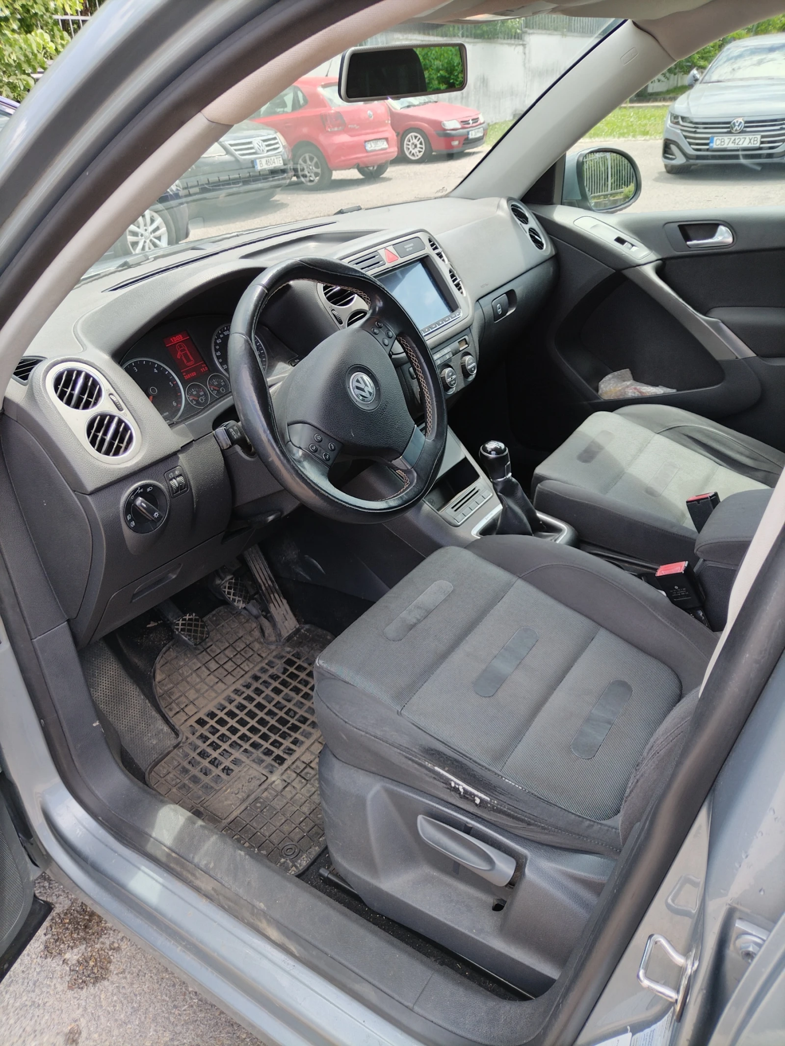 VW Tiguan 2.0TDI 4X4, снимка 6 - Автомобили и джипове - 54933699