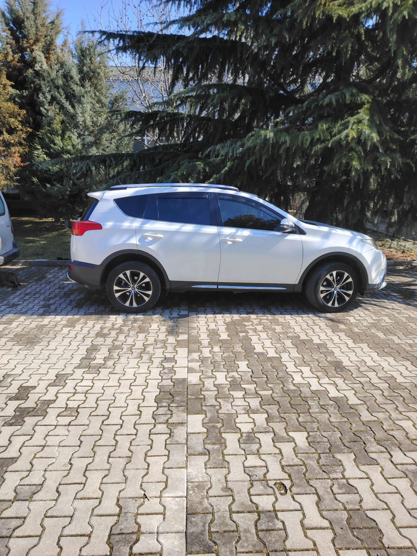Toyota Rav4 2.2 D-CAT  AWD WHITE EDITION, снимка 9 - Автомобили и джипове - 55124439