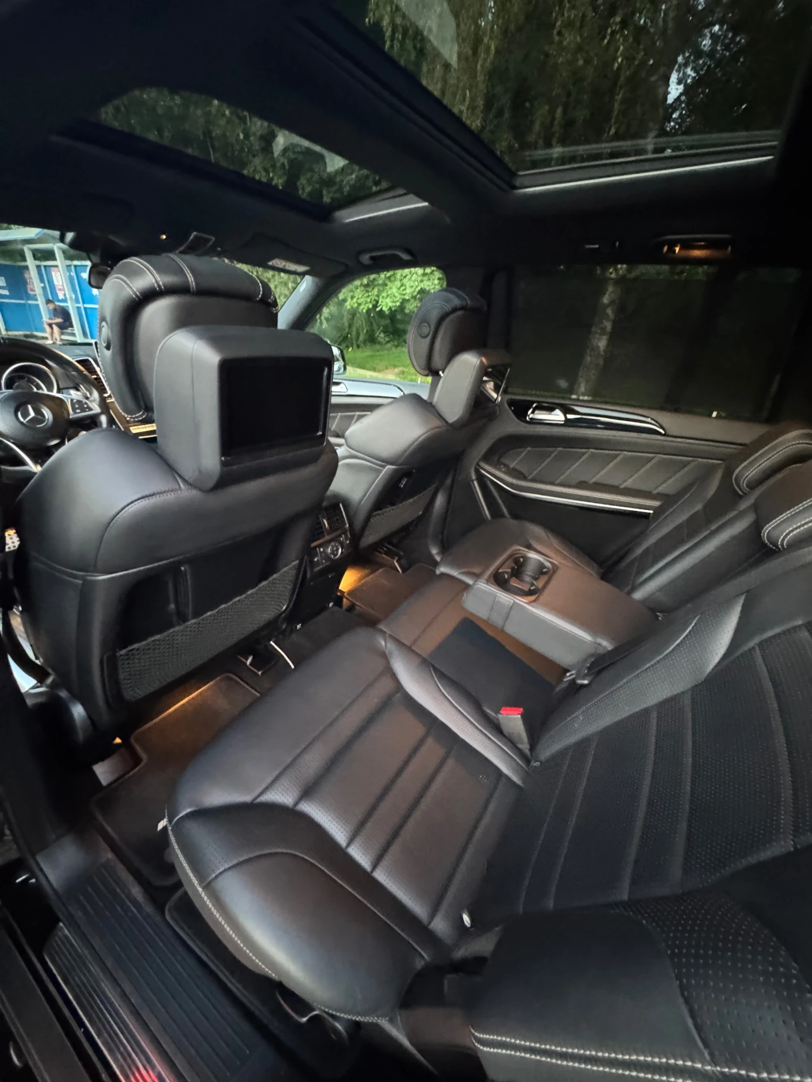Mercedes-Benz GLS 63 AMG Harman / Kardon Keyless 360 Камери Панорама, снимка 12 - Автомобили и джипове - 55192655
