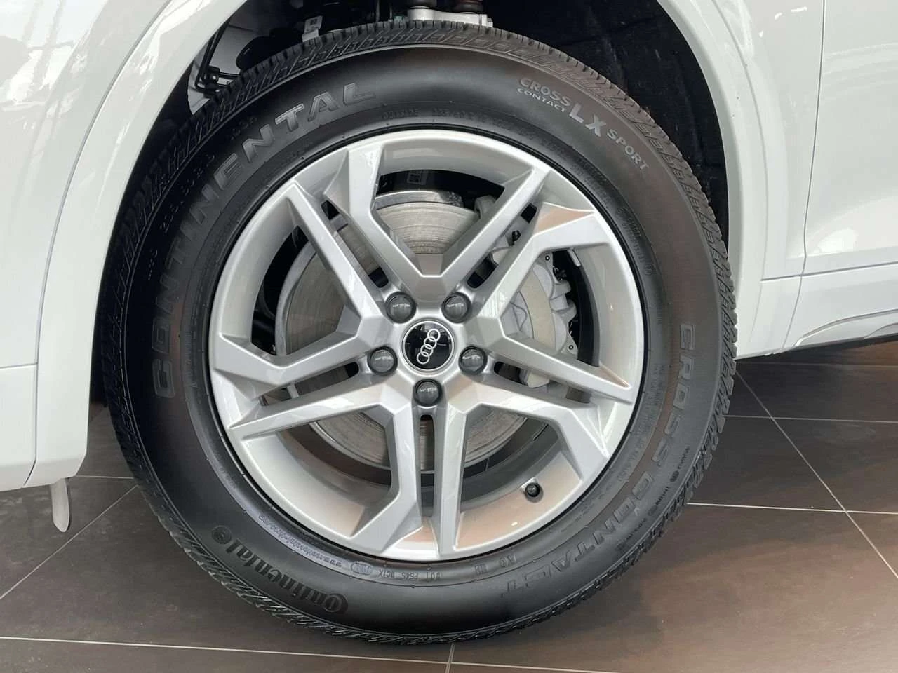 Audi Q5 2.0T / АВТОКРЕДИТ, снимка 10 - Автомобили и джипове - 55803740