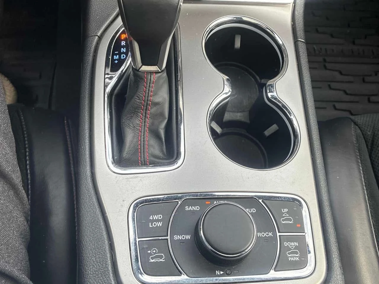 Jeep Grand cherokee * Trailhawk * CARFAX * , снимка 17 - Автомобили и джипове - 56184022