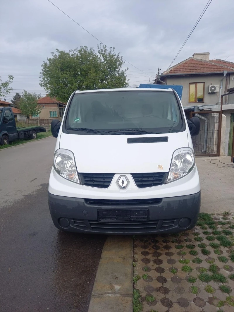 Renault Trafic, снимка 1 - Бусове и автобуси - 47555610