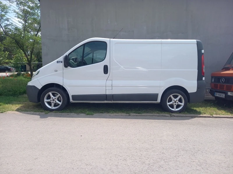 Renault Trafic, снимка 2 - Бусове и автобуси - 47555610