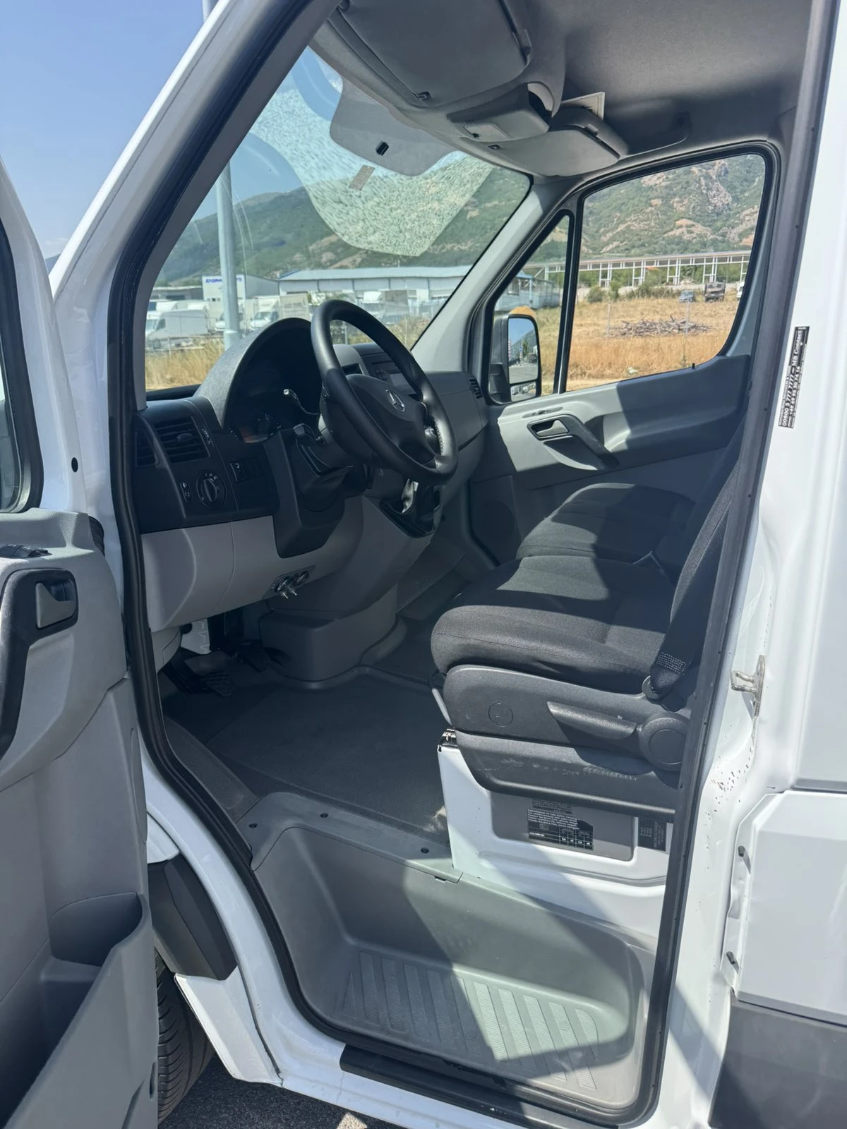 Mercedes-Benz Sprinter 316 Гаранция/Клима/Борд - изображение 4