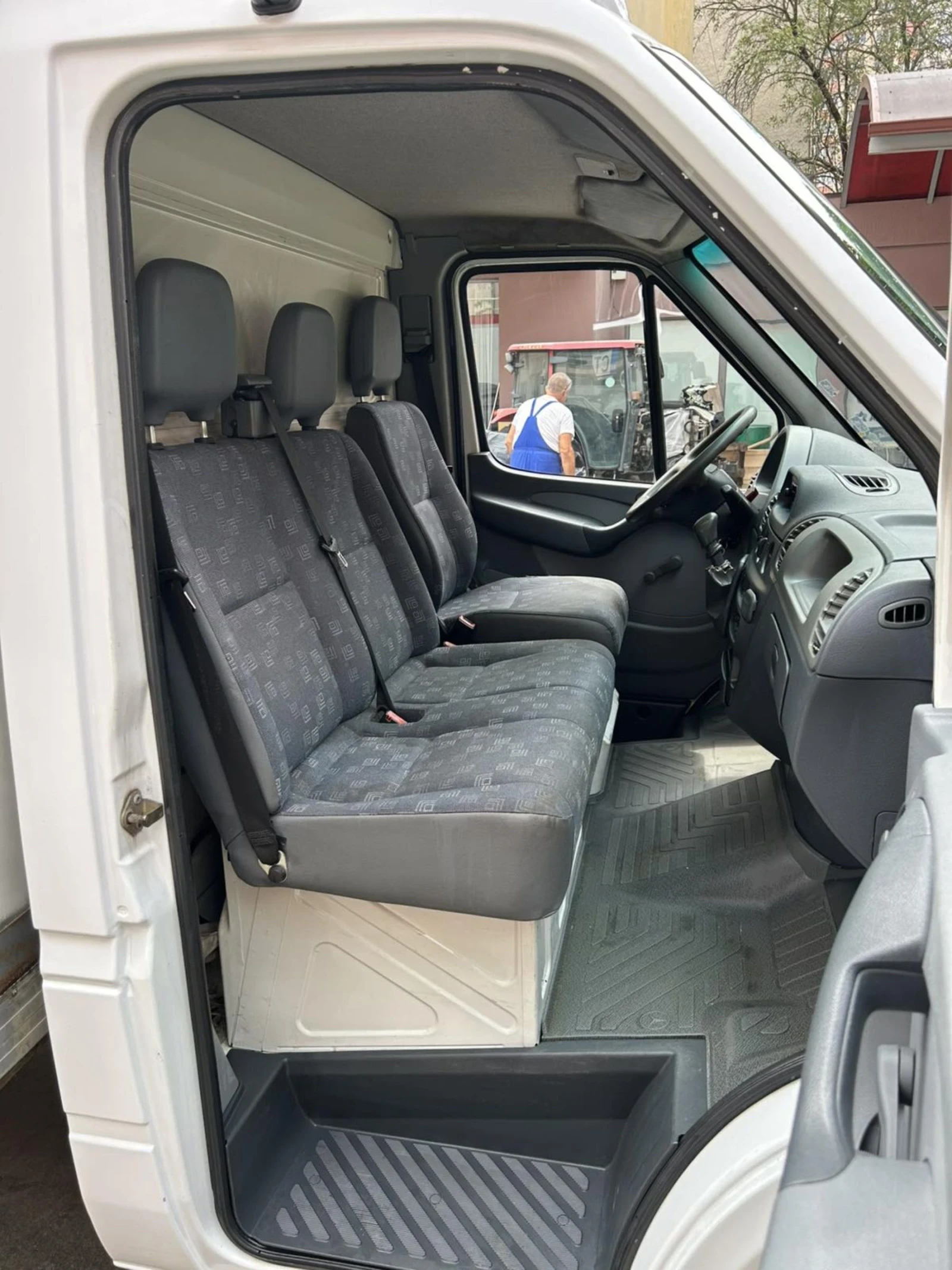 Mercedes-Benz Sprinter 413  - изображение 7
