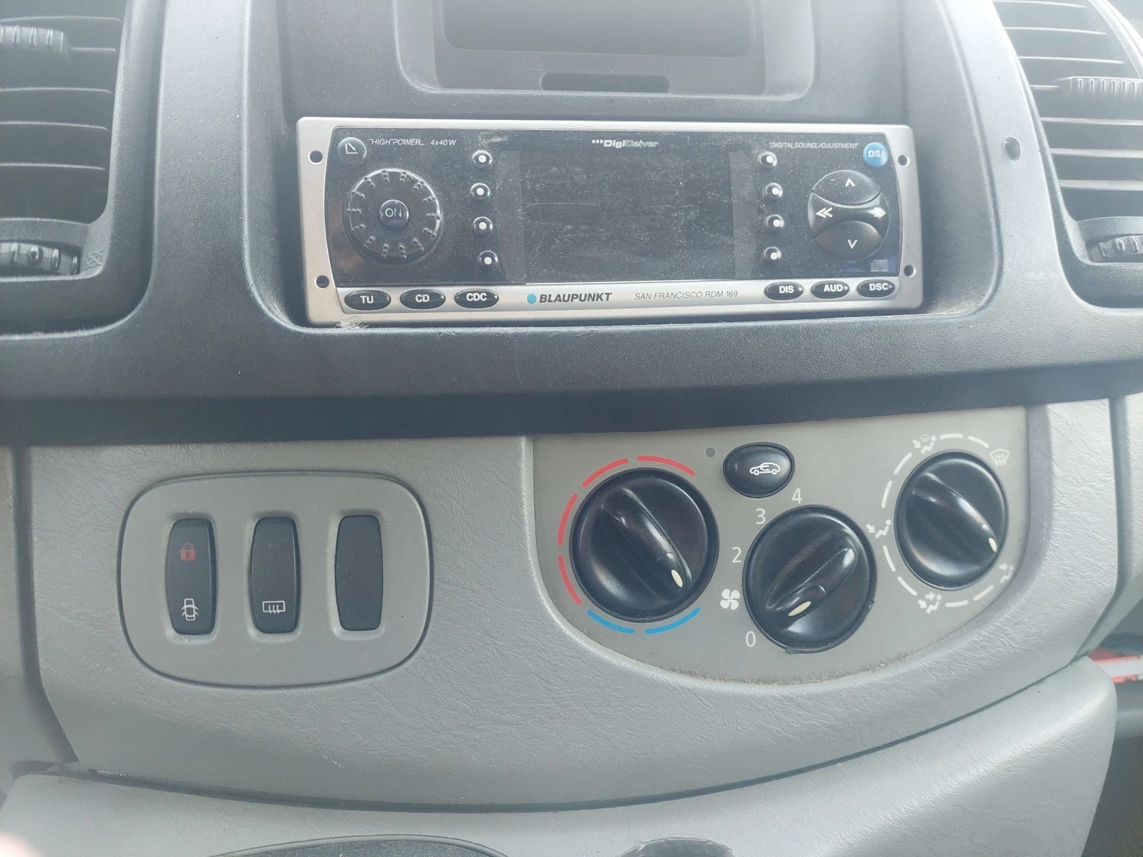 Renault Trafic 1.9 - изображение 8
