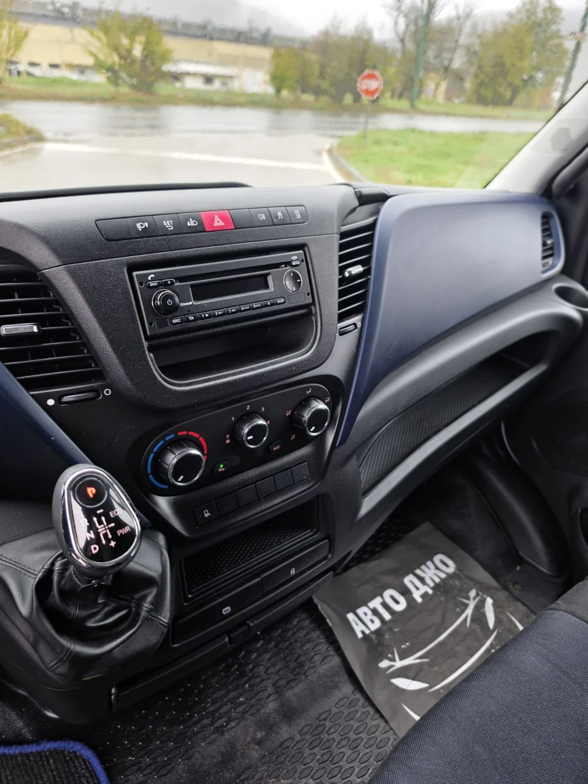 Iveco Daily, снимка 8 - Бусове и автобуси - 56721054