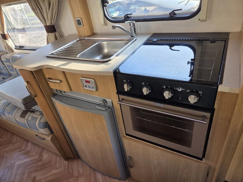 Каравана Други Lunar zenith 6 местна каравана, снимка 8 - Каравани и кемпери - 53137580